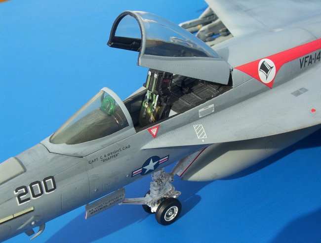 revell f 18