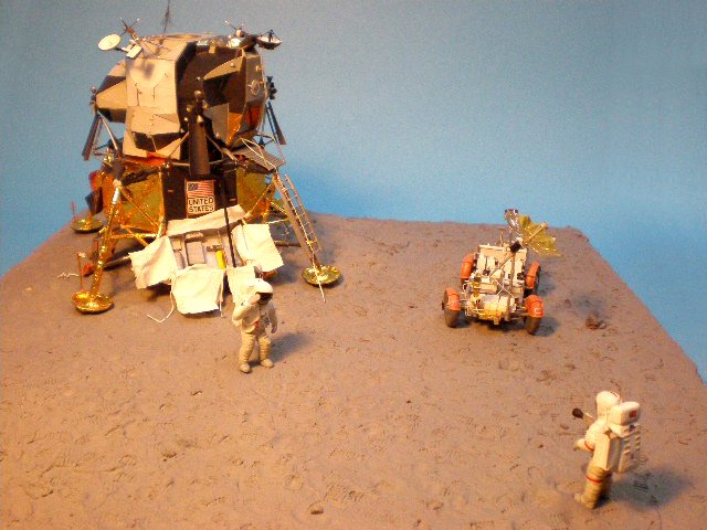 revell lunar lander