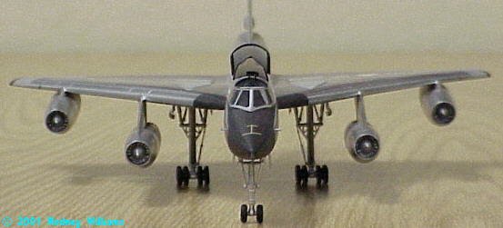 Italeri 1142 1:72 B-58 Hustler Bomber Aircraft Model Kit – Trainz